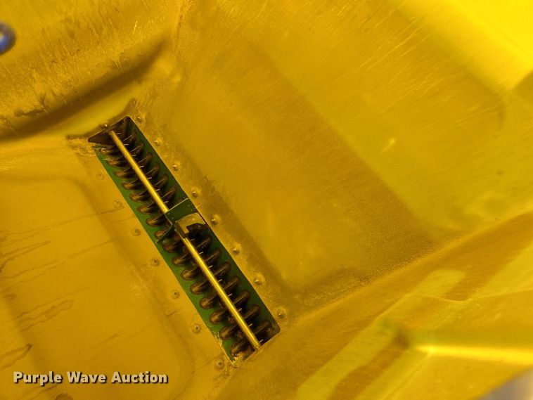 image for item DW1905 2016 John Deere 1795 split row no-till planter