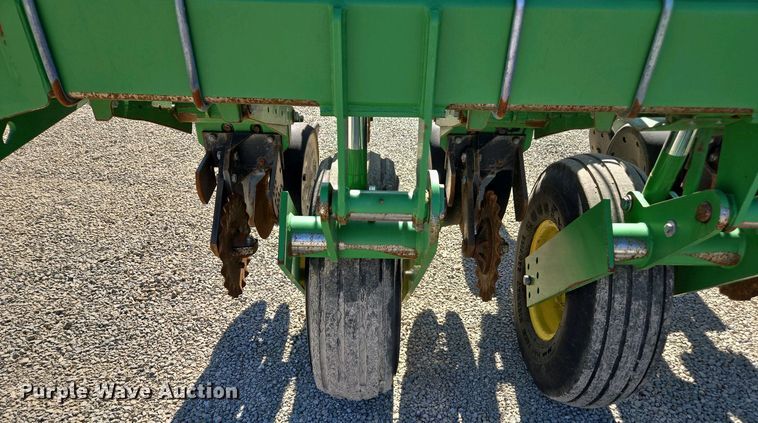 image for item DW1905 2016 John Deere 1795 split row no-till planter