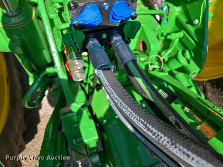 image for item DW1905 2016 John Deere 1795 split row no-till planter