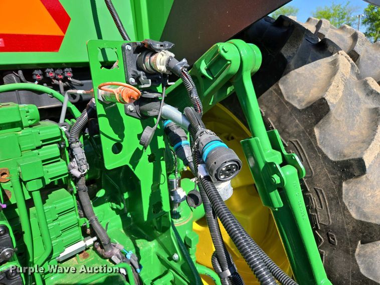 image for item DW1905 2016 John Deere 1795 split row no-till planter