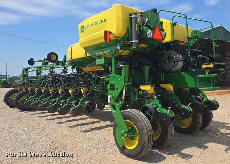 image for item DW1906 2023 John Deere 1775NT no-till planter