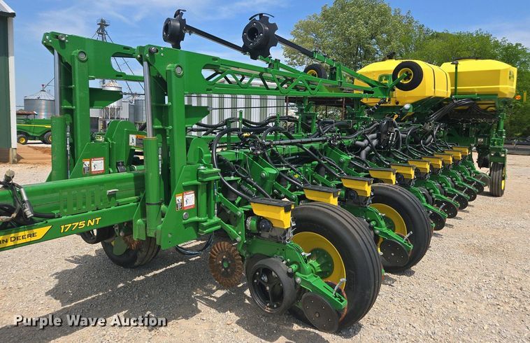 image for item DW1906 2023 John Deere 1775NT no-till planter