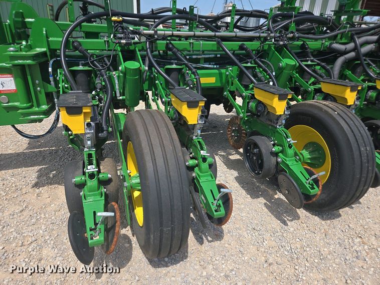 image for item DW1906 2023 John Deere 1775NT no-till planter