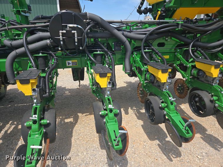 image for item DW1906 2023 John Deere 1775NT no-till planter