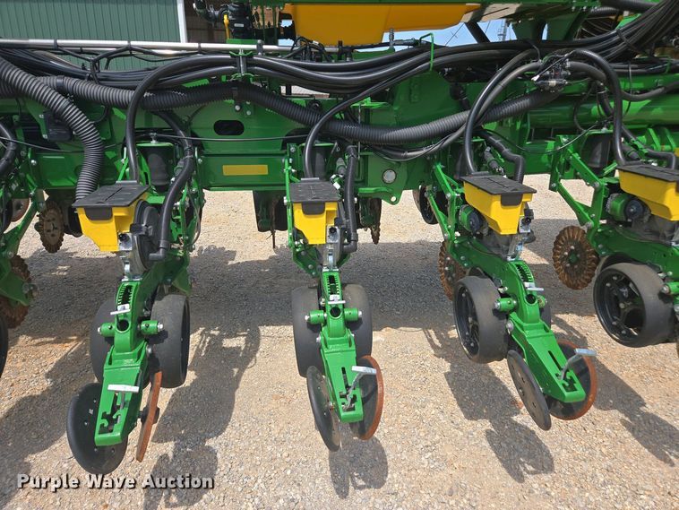 image for item DW1906 2023 John Deere 1775NT no-till planter