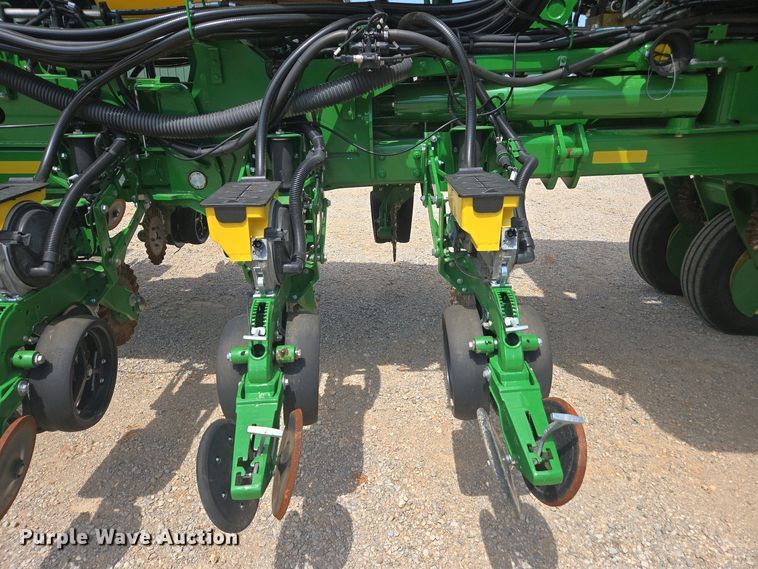 image for item DW1906 2023 John Deere 1775NT no-till planter