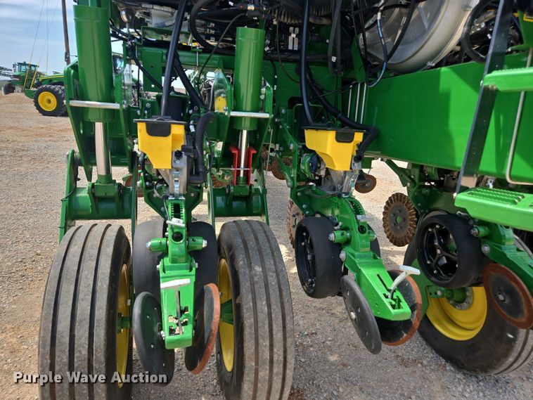 image for item DW1906 2023 John Deere 1775NT no-till planter
