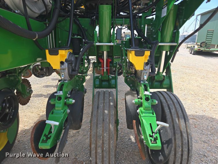 image for item DW1906 2023 John Deere 1775NT no-till planter