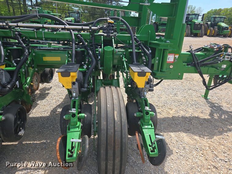 image for item DW1906 2023 John Deere 1775NT no-till planter