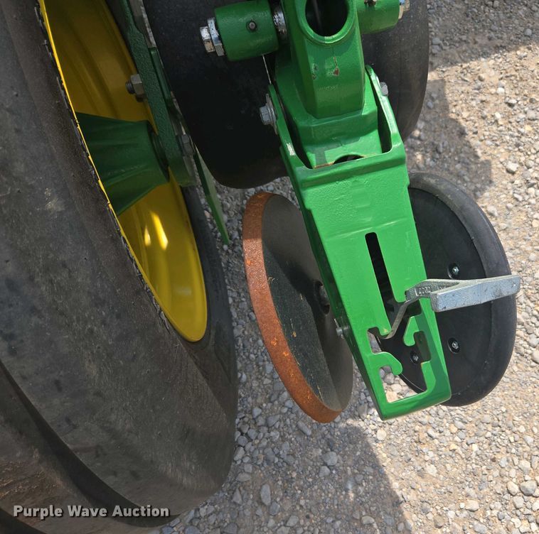 image for item DW1906 2023 John Deere 1775NT no-till planter