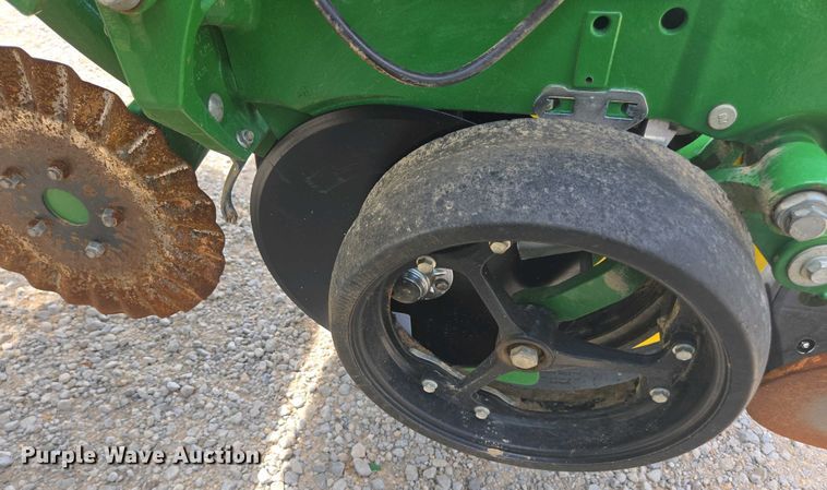 image for item DW1906 2023 John Deere 1775NT no-till planter