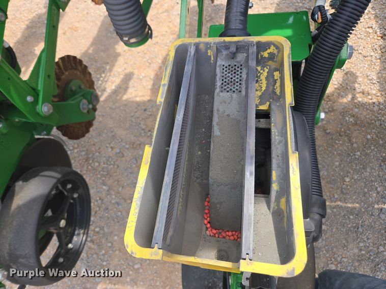 image for item DW1906 2023 John Deere 1775NT no-till planter