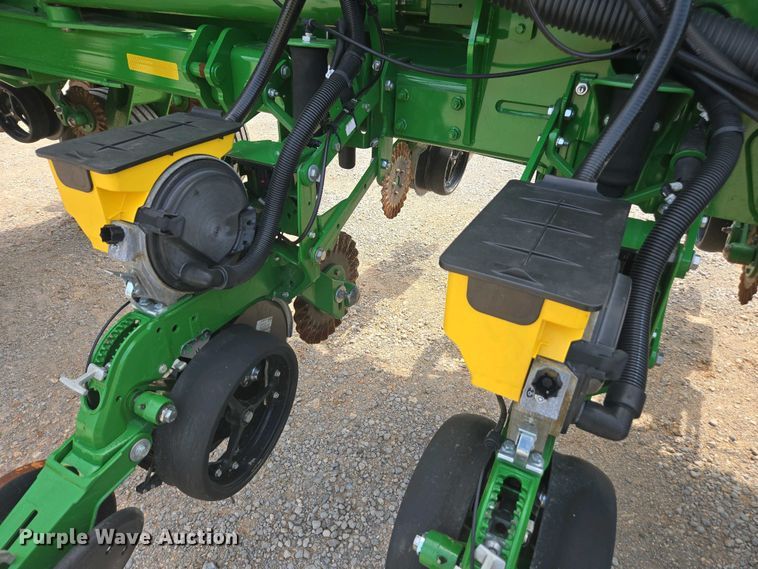 image for item DW1906 2023 John Deere 1775NT no-till planter