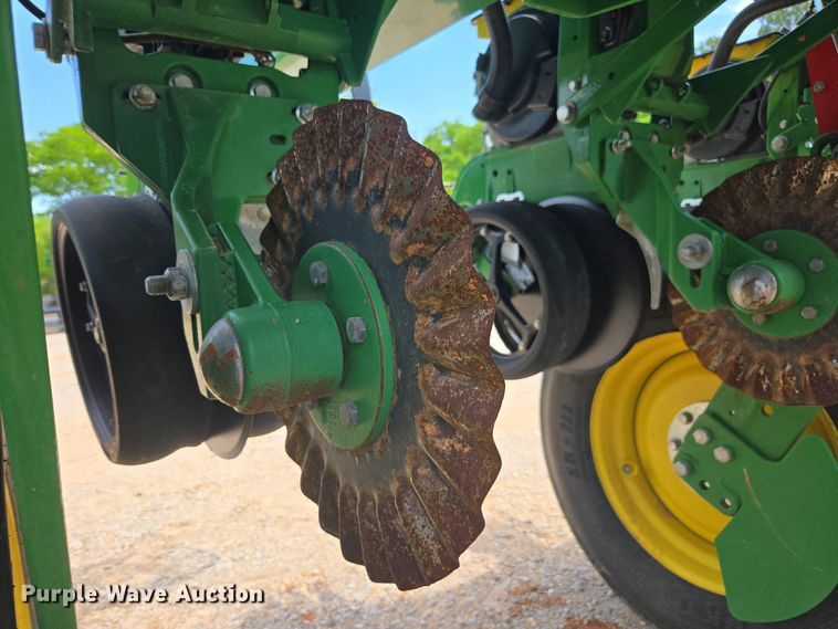 image for item DW1906 2023 John Deere 1775NT no-till planter