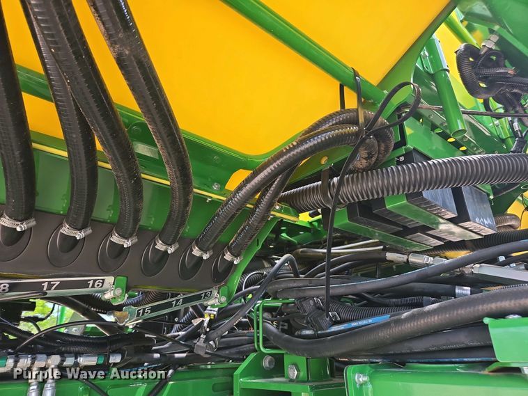 image for item DW1906 2023 John Deere 1775NT no-till planter