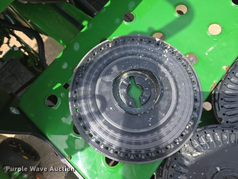 image for item DW1906 2023 John Deere 1775NT no-till planter