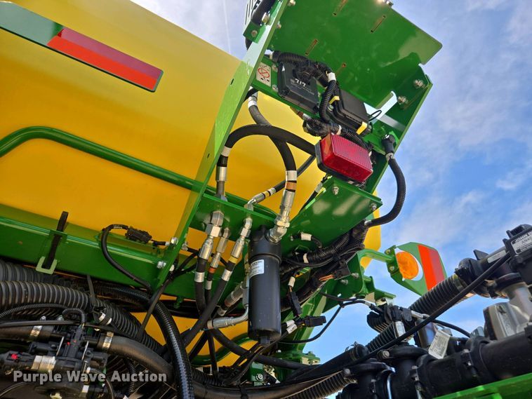 image for item DW1906 2023 John Deere 1775NT no-till planter