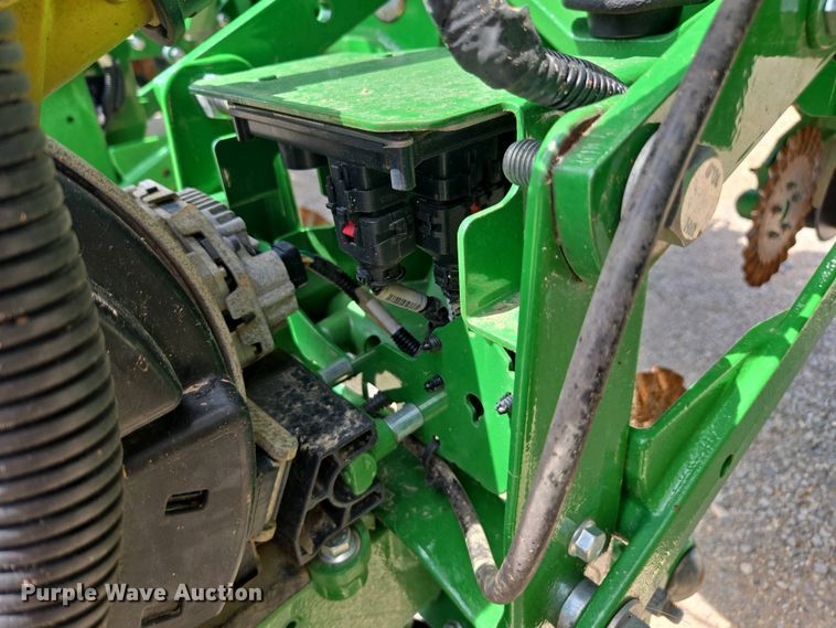image for item DW1906 2023 John Deere 1775NT no-till planter
