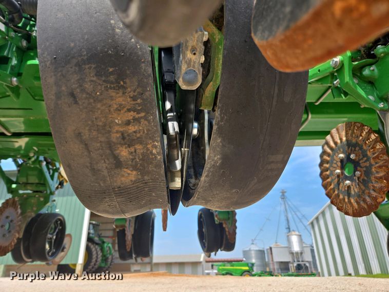 image for item DW1906 2023 John Deere 1775NT no-till planter