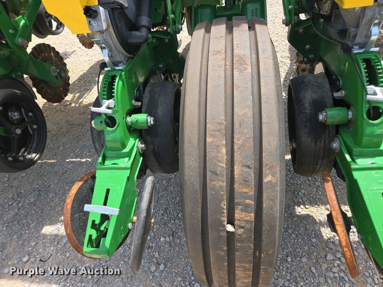 image for item DW1906 2023 John Deere 1775NT no-till planter