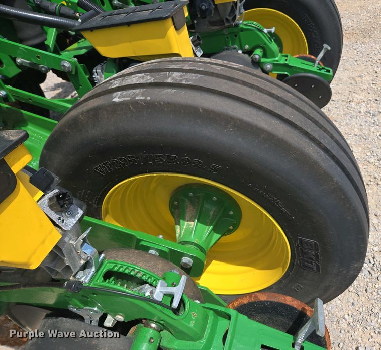 image for item DW1906 2023 John Deere 1775NT no-till planter