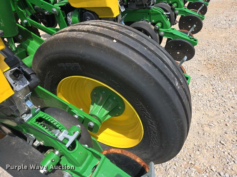 image for item DW1906 2023 John Deere 1775NT no-till planter