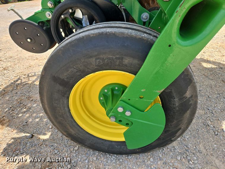 image for item DW1906 2023 John Deere 1775NT no-till planter