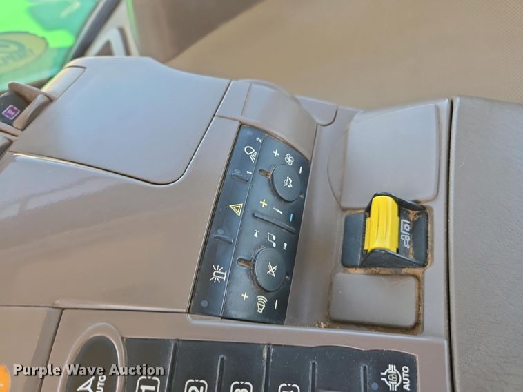 image for item DW1907 2016 John Deere 9570RX 4WD tractor