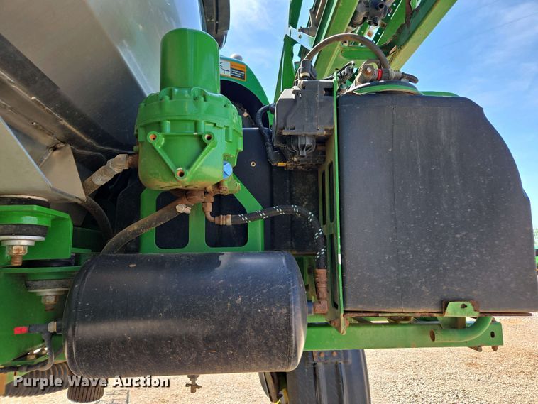 image for item DW1908 2018 John Deere R4038 sprayer