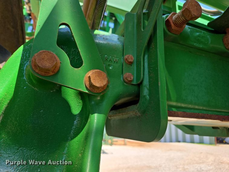 image for item DW1908 2018 John Deere R4038 sprayer