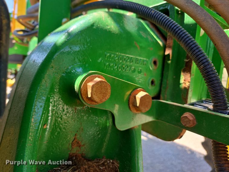 image for item DW1908 2018 John Deere R4038 sprayer