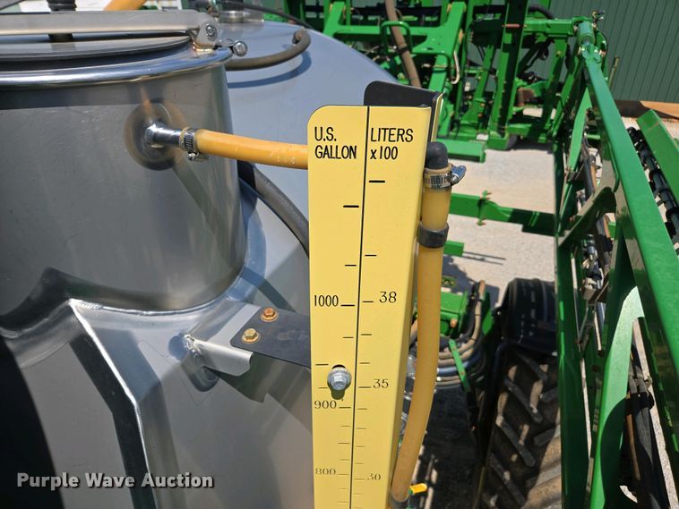 image for item DW1908 2018 John Deere R4038 sprayer