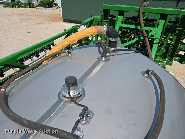 image for item DW1908 2018 John Deere R4038 sprayer