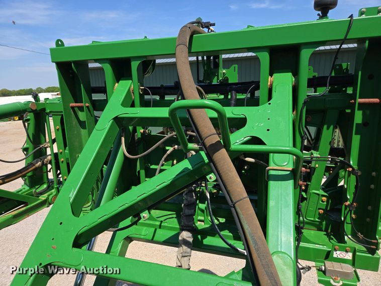 image for item DW1908 2018 John Deere R4038 sprayer
