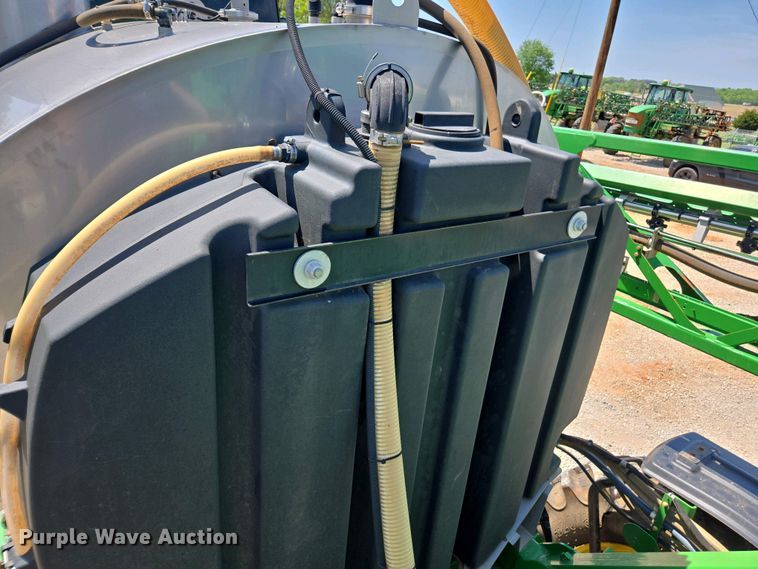 image for item DW1908 2018 John Deere R4038 sprayer