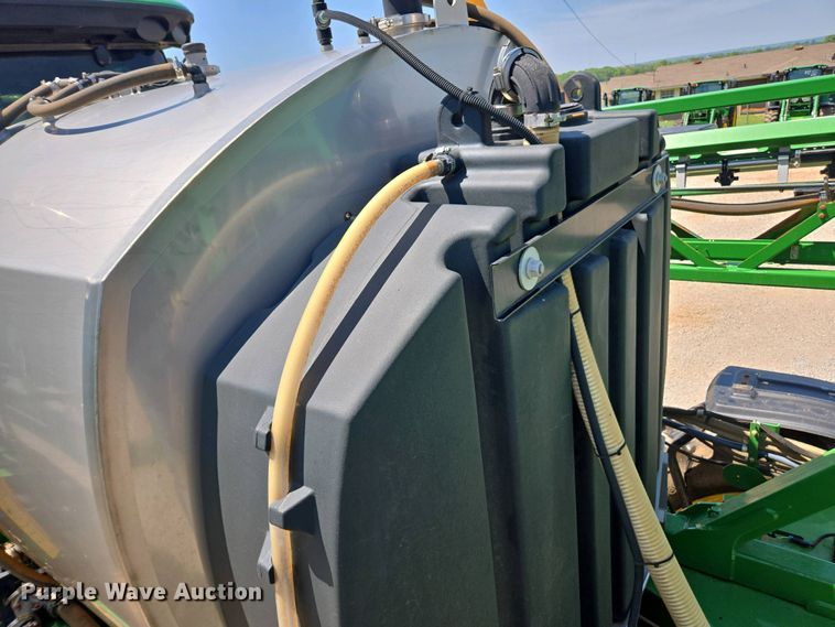 image for item DW1908 2018 John Deere R4038 sprayer