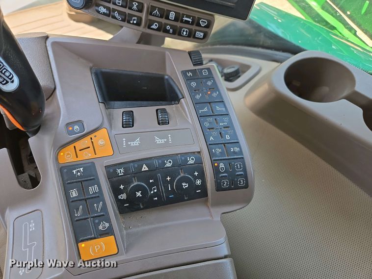 image for item DW1908 2018 John Deere R4038 sprayer