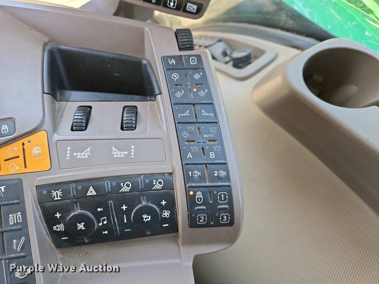 image for item DW1908 2018 John Deere R4038 sprayer