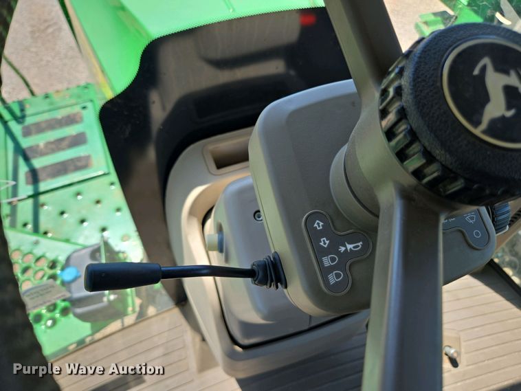 image for item DW1908 2018 John Deere R4038 sprayer