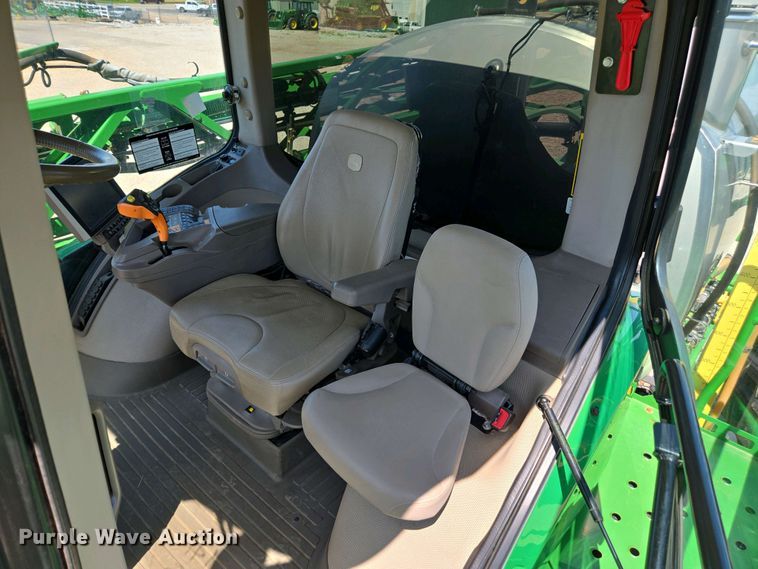 image for item DW1908 2018 John Deere R4038 sprayer