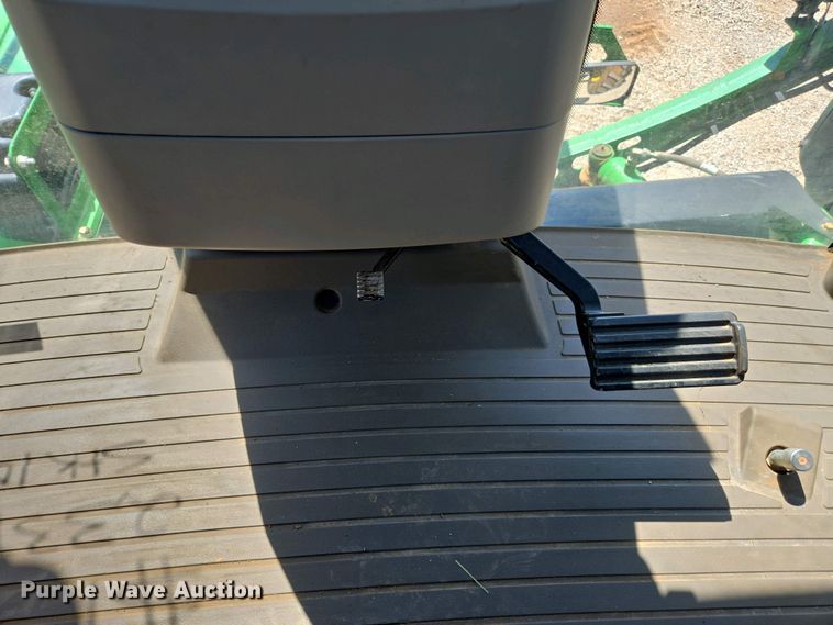 image for item DW1908 2018 John Deere R4038 sprayer