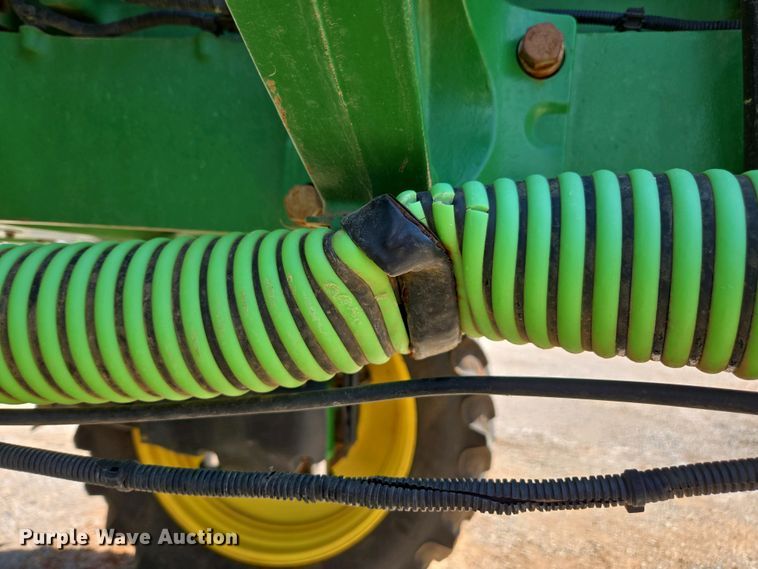 image for item DW1908 2018 John Deere R4038 sprayer