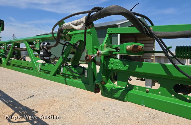 image for item DW1908 2018 John Deere R4038 sprayer