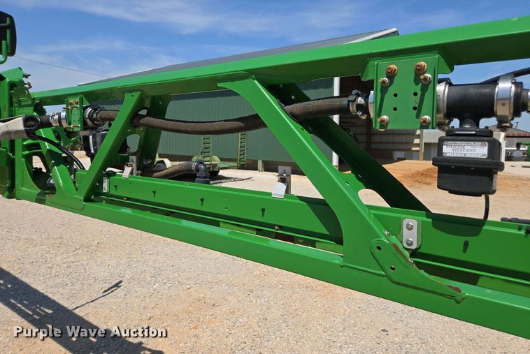 image for item DW1908 2018 John Deere R4038 sprayer