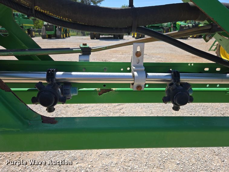 image for item DW1908 2018 John Deere R4038 sprayer