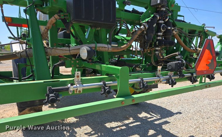 image for item DW1908 2018 John Deere R4038 sprayer