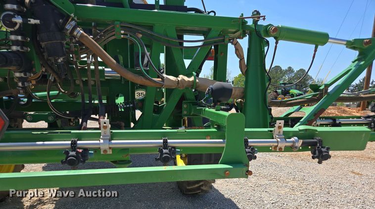 image for item DW1908 2018 John Deere R4038 sprayer