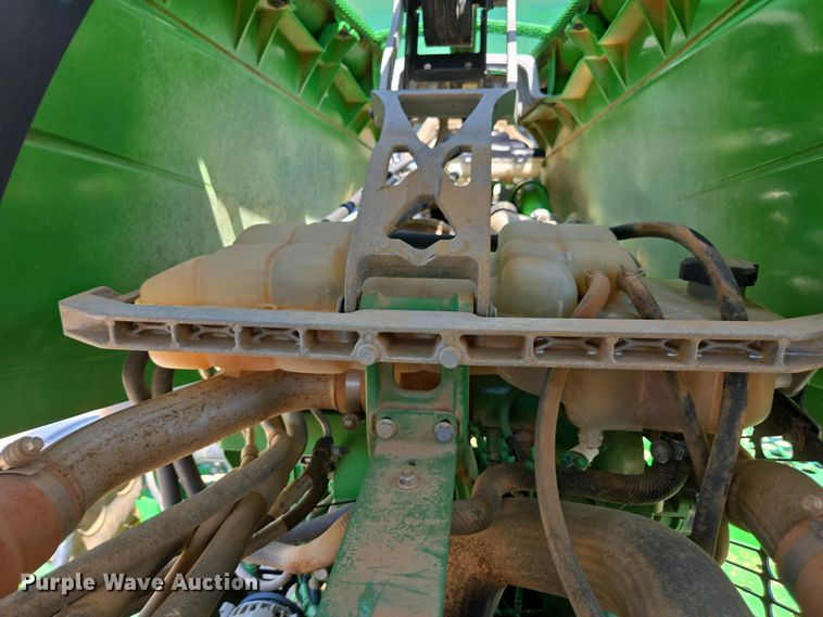 image for item DW1908 2018 John Deere R4038 sprayer