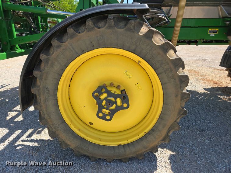 image for item DW1908 2018 John Deere R4038 sprayer