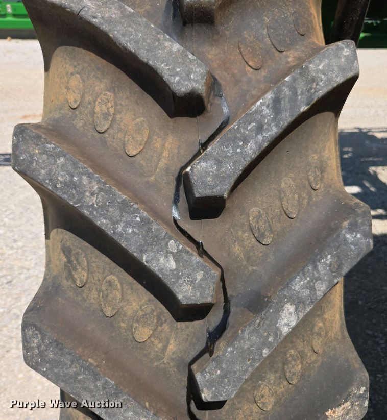 image for item DW1908 2018 John Deere R4038 sprayer